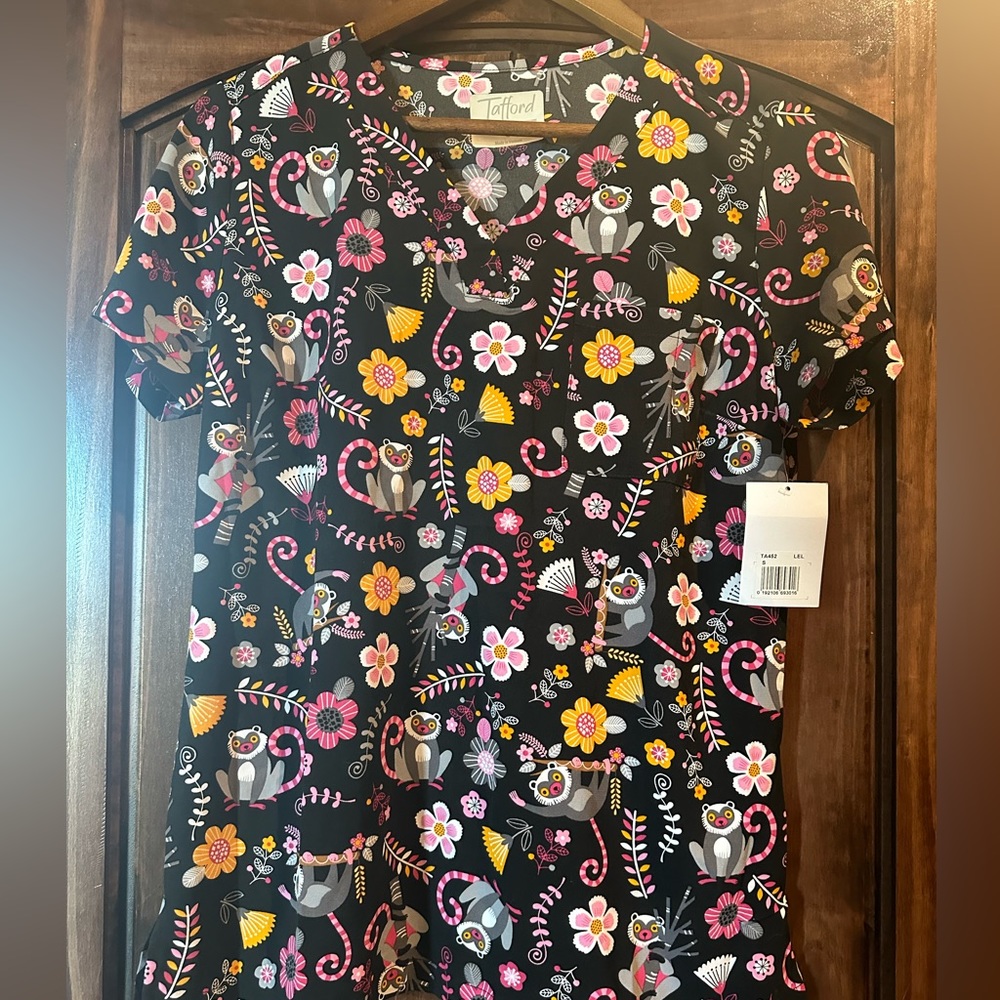 Scrub top